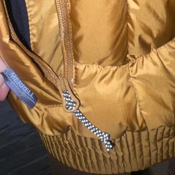 Merrell puffer vest gold with removable faux fur hood trim women's size small - Picture 4 of 8